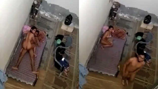 Girlfriend uske bahan k saamne ko – chodtte hue pakda gaya ladka