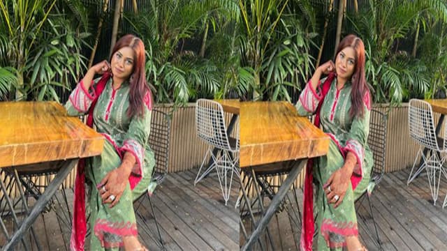 Desi Girl Sumaiya Blowjob And Threesome Fuck