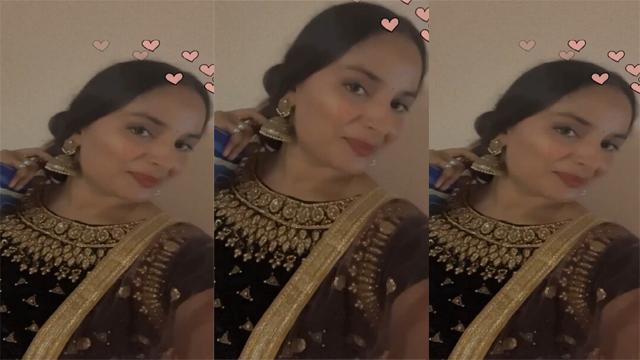 Indian Horny Wife Showing Asshole Fingering
