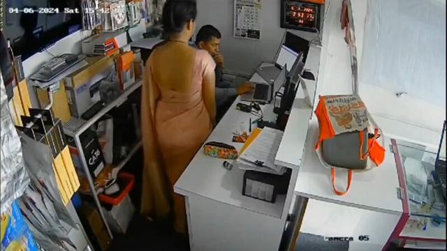 Horny Shop Manager Affair With Desi Wives CCTV Video