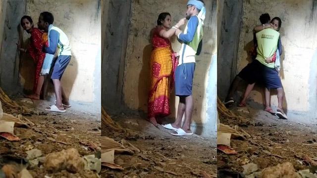 Majdoor Ne Bhabhi Ki Gand Khade Khade Mari Viral Clip